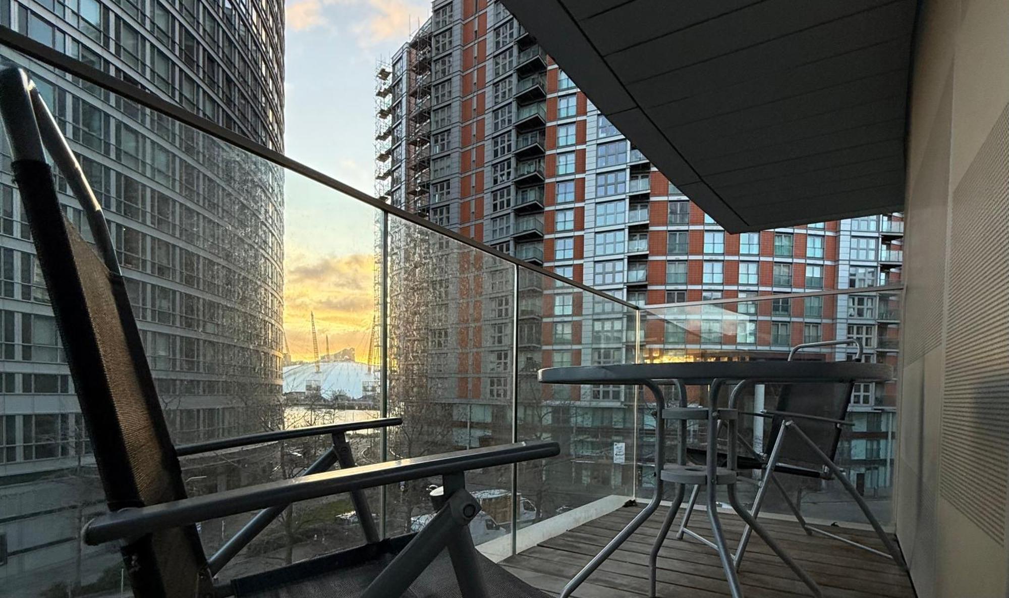 Luxury Modern 2 Bed Flat With Balcony And City View - Canary Wharf City Center London Bagian luar foto