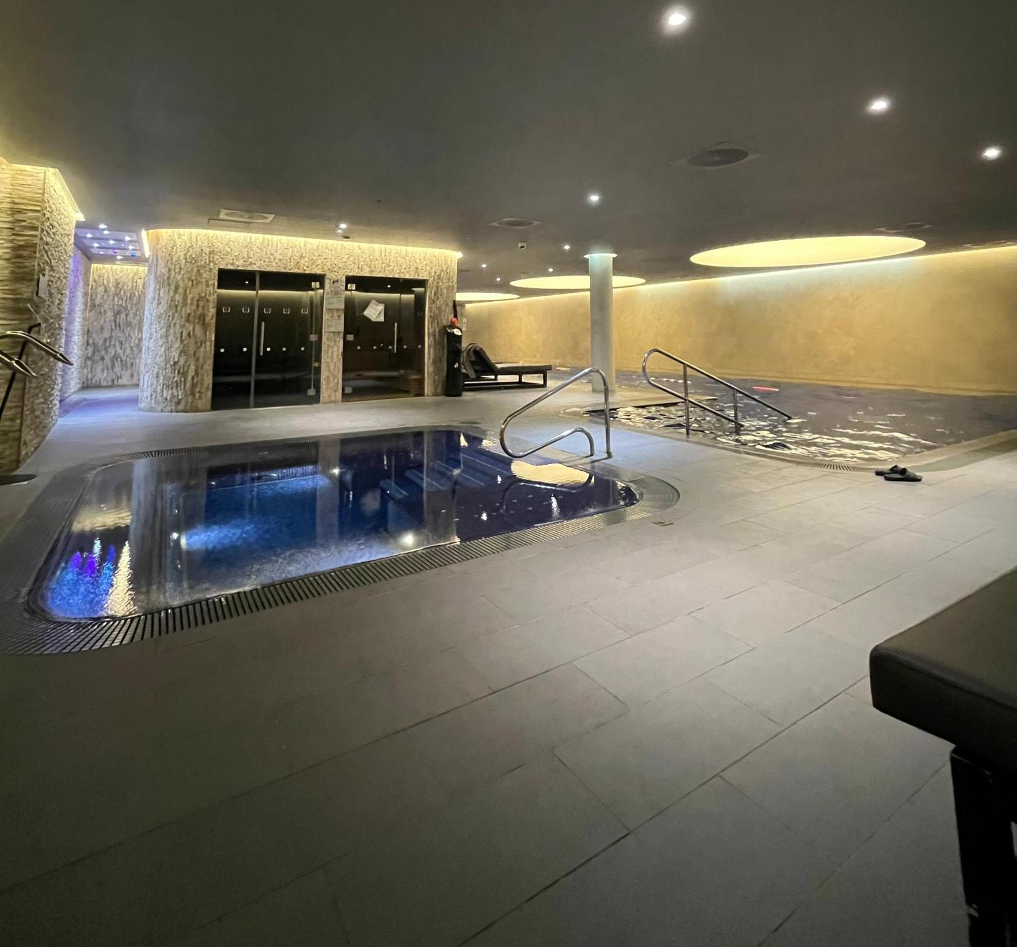 Luxury Modern 2 Bed Flat With Balcony And City View - Canary Wharf City Center London Bagian luar foto