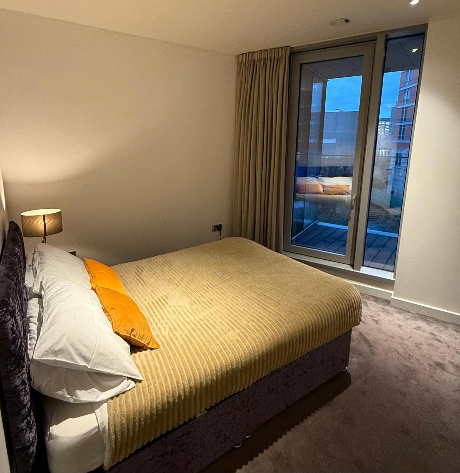 Luxury Modern 2 Bed Flat With Balcony And City View - Canary Wharf City Center London Bagian luar foto